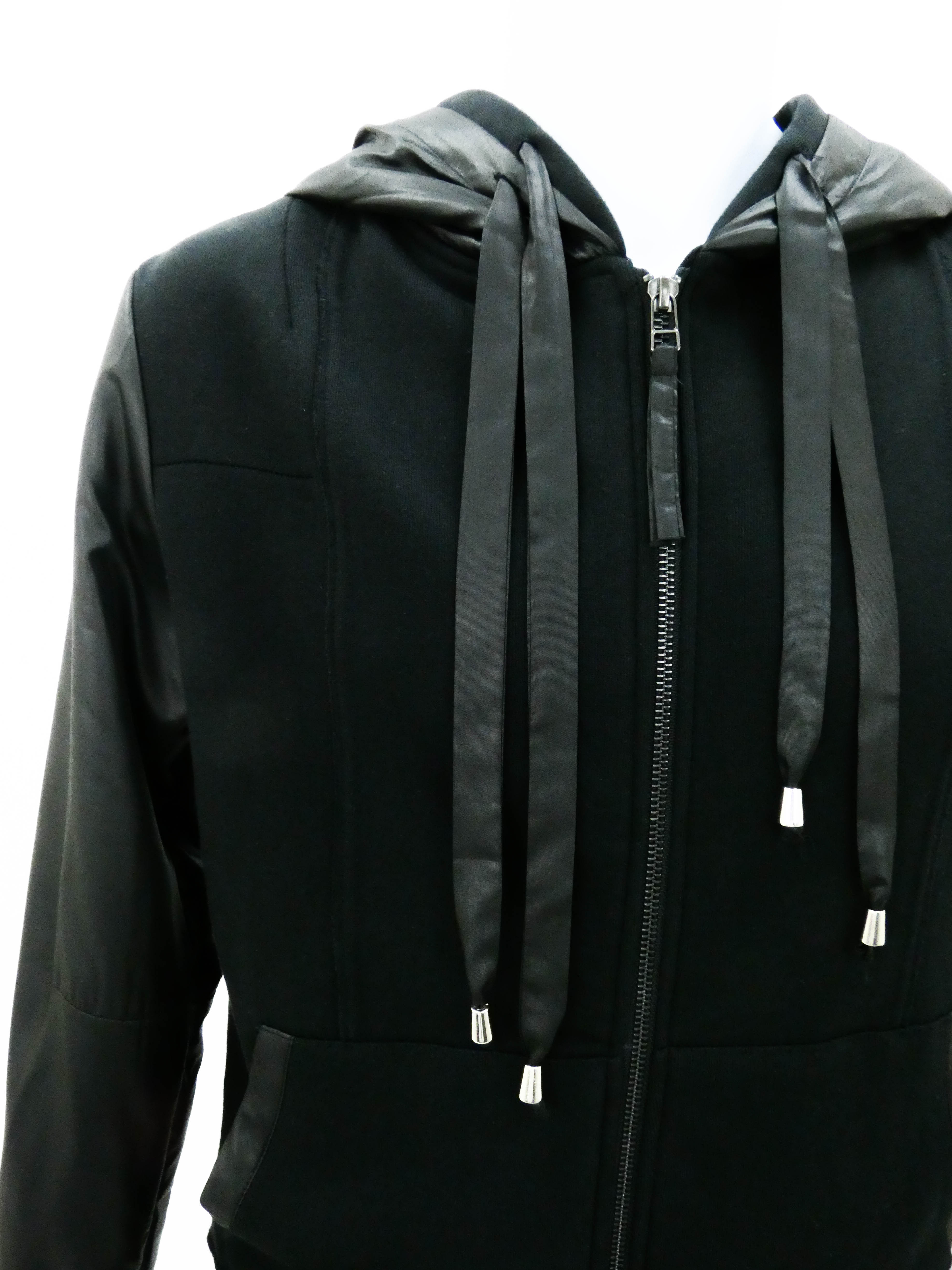 BLACK ZIPPED HOODIE WITH TAIL