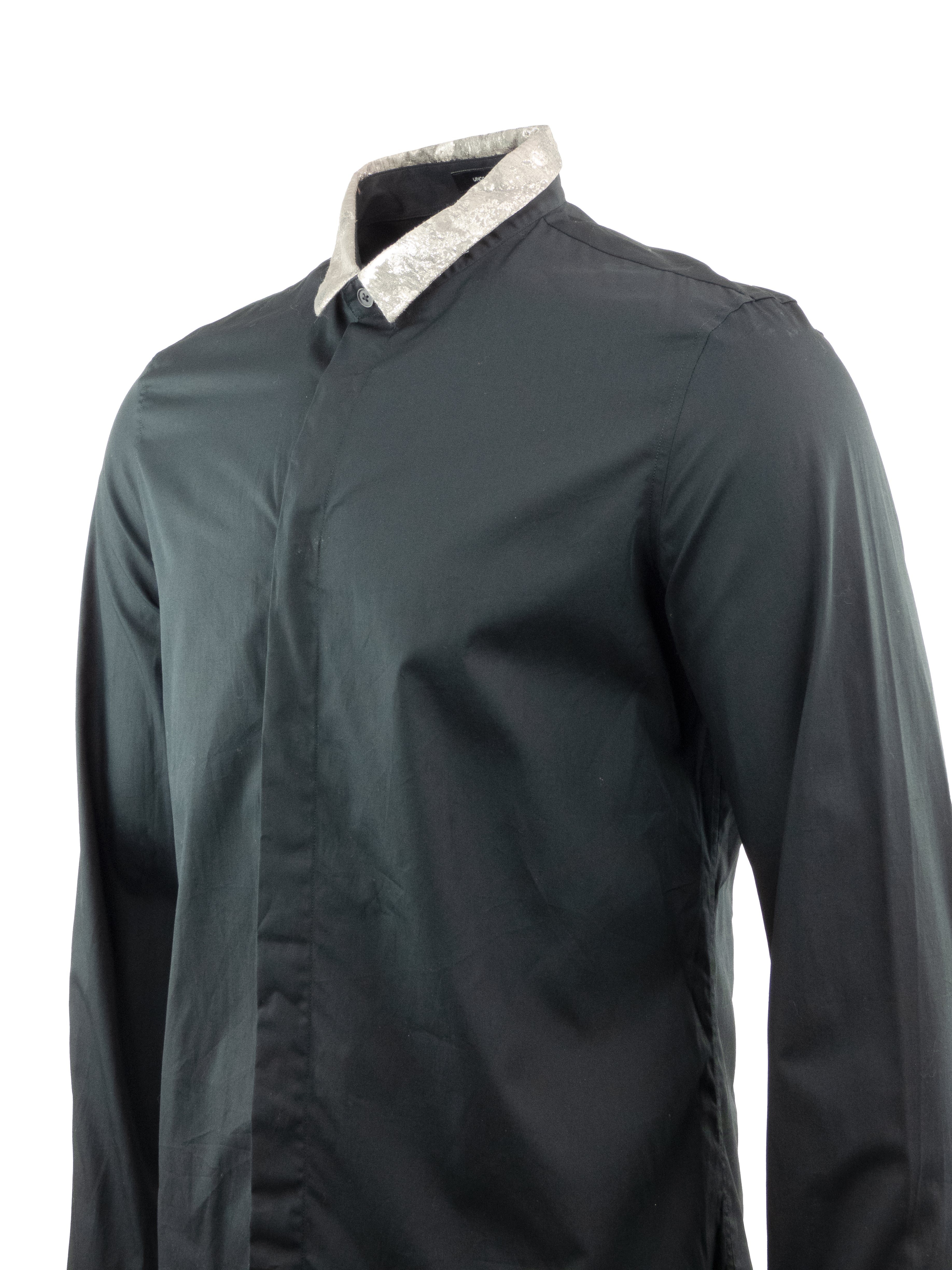 BLACK SHIRT WITH SILVER DETAILING
