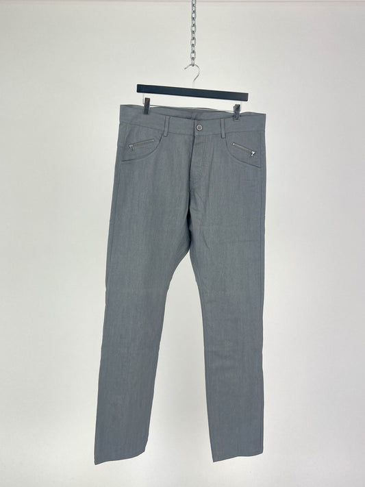 GREY STRAIGHT LEG JEANS WITH SILVER ZIP DETAIL