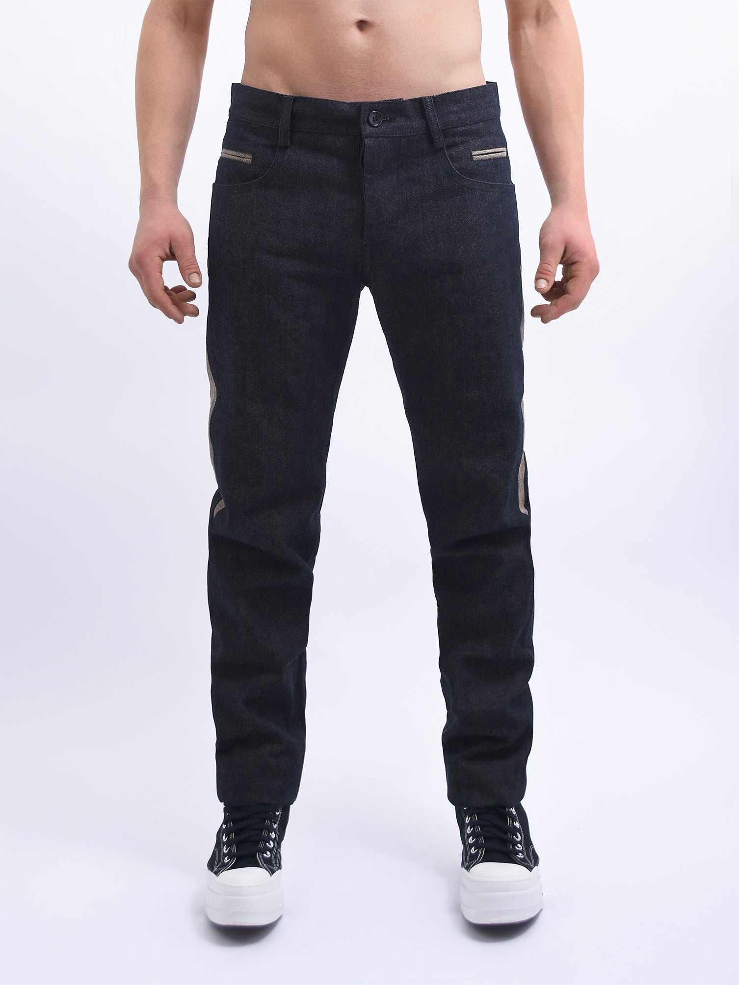 NAVY JEANS WITH CONTRAST DETAILING
