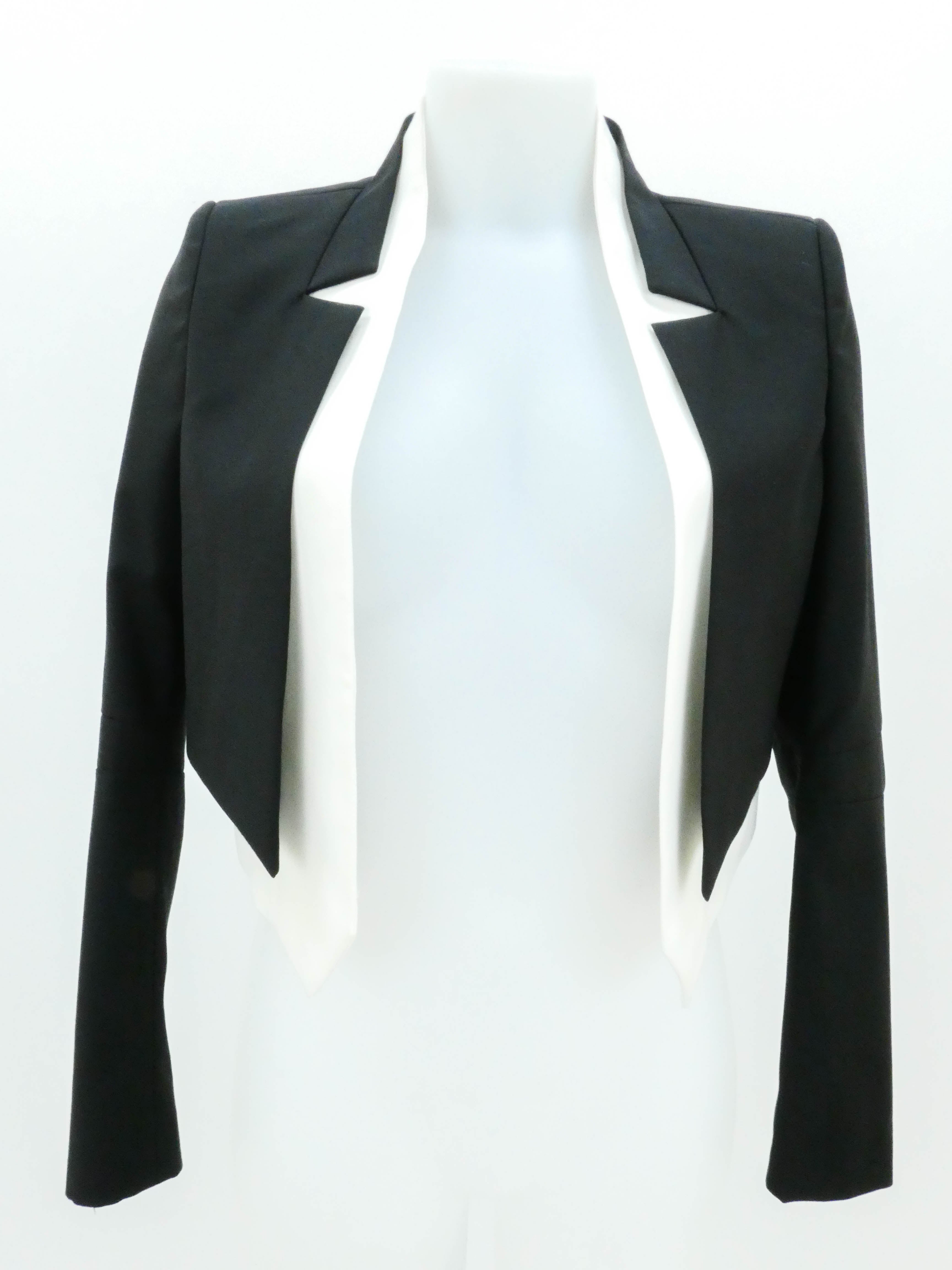 BLACK AND OFF WHITE FITTED CROPPED BLAZER